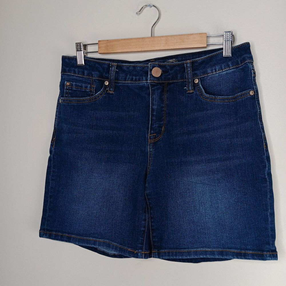 Seven7 Shorts Women's Size 8 Weekend Short Bermuda Medium Wash Outdoor Vacation